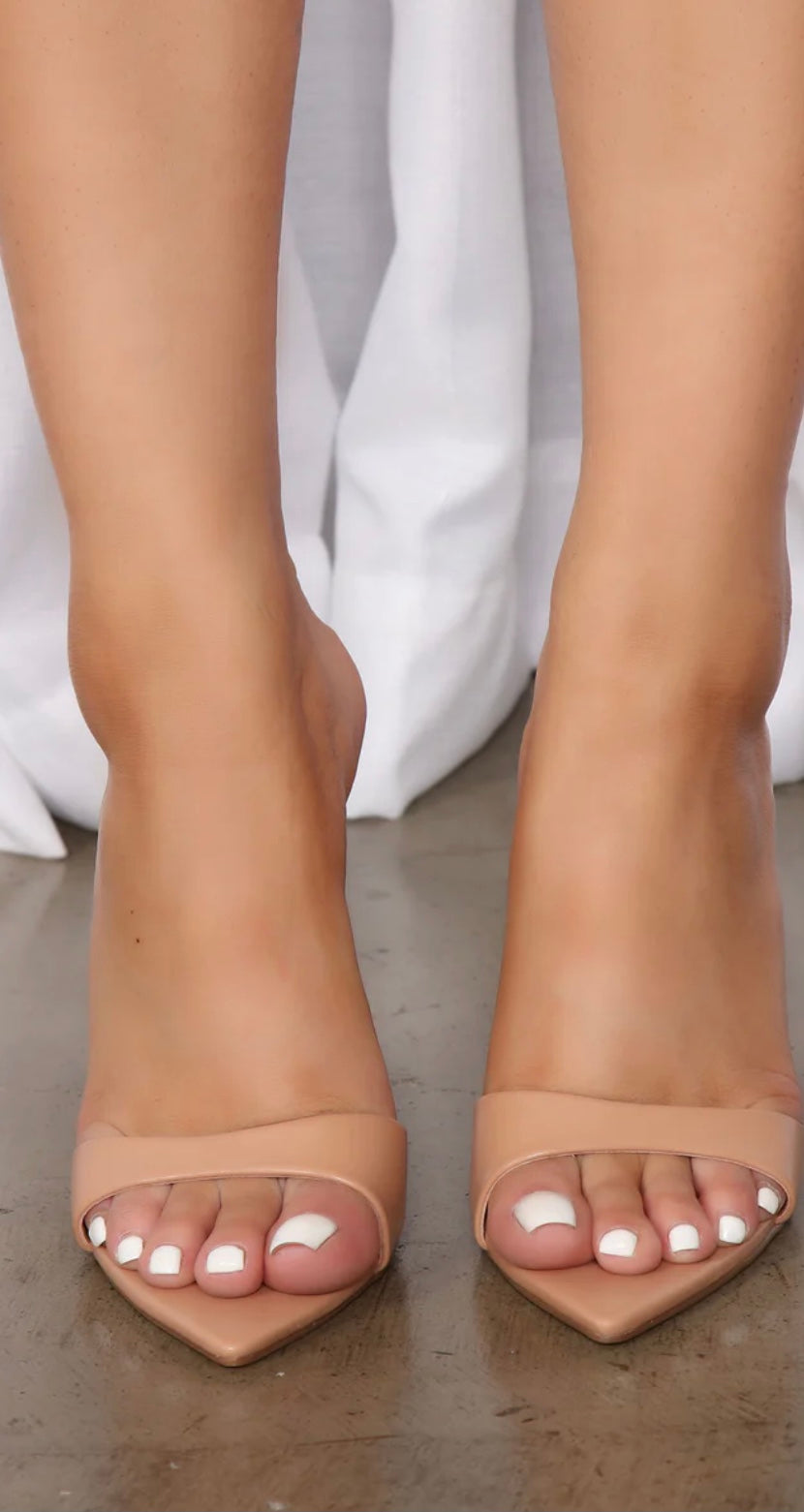 Leg-Lengthening Luxe Stilettos - Nude