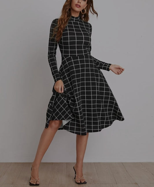 Check Me Out Grid Preloved Midi Dress - Black/White