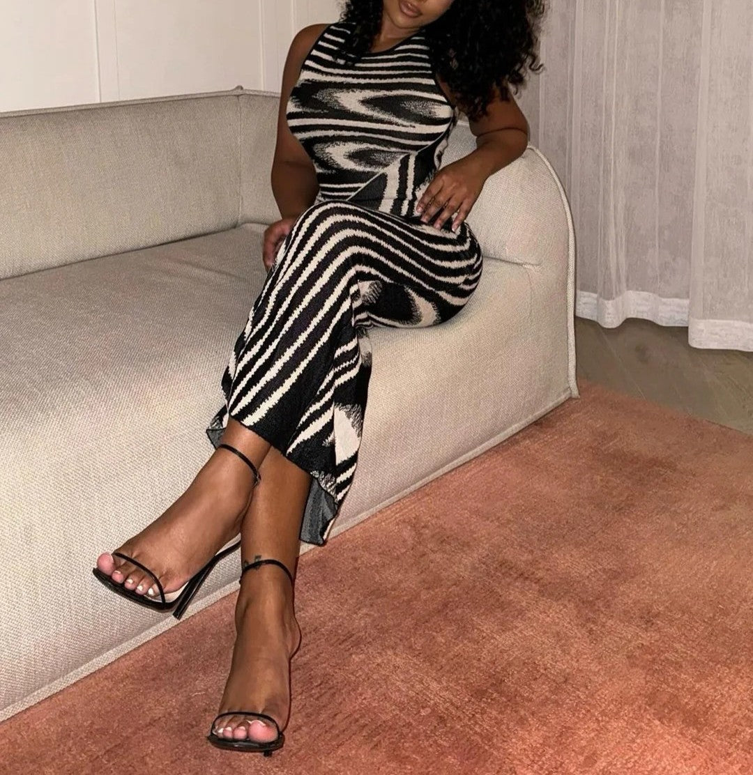 Graphic Goddess Sweater Maxi Dress - Cream/White