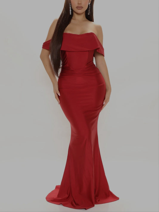 Femme Fatale Formal Maxi Dress - Burgundy